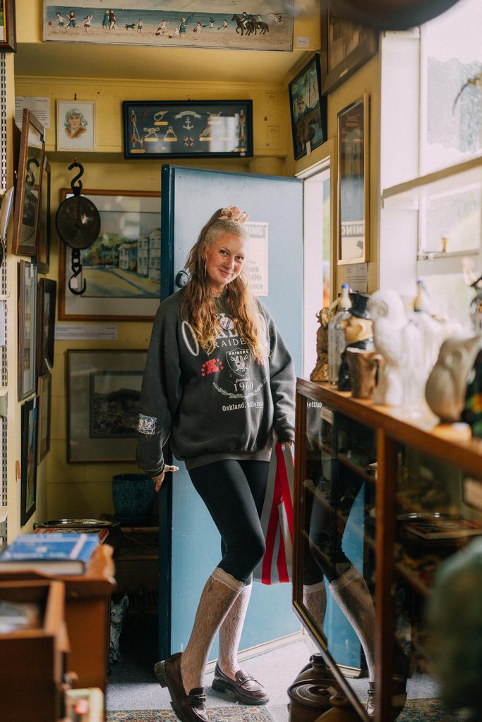 Photo of the performer, Jenn Reid
